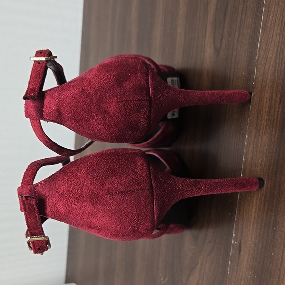 Le Chateau Size 38 Wine Faux Suede Strappy Heels - Picture 4 of 10